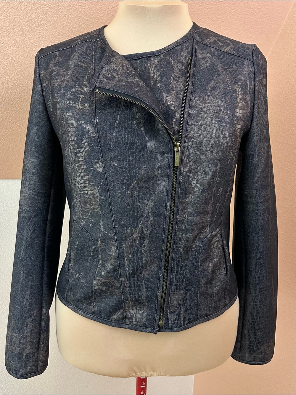 Kenneth Cole Reaction Moto Jacket Womens M Black Asym Zip Animal Print